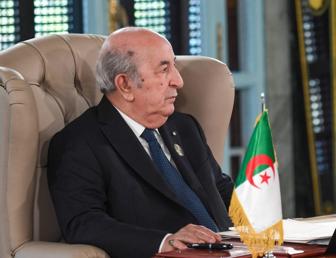 tebboune in visita ai sopravvissuti dell8217incendio in orfanotrofio in algeria un gesto di solidariet224 da Napolipiu.com tebboune in visita ai sopravvissuti dell8217incendio in orfanotrofio in algeria un gesto di solidariet224