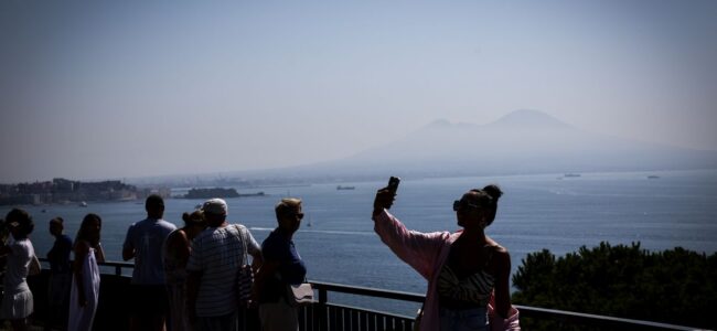 Turisti-Campania.jpg