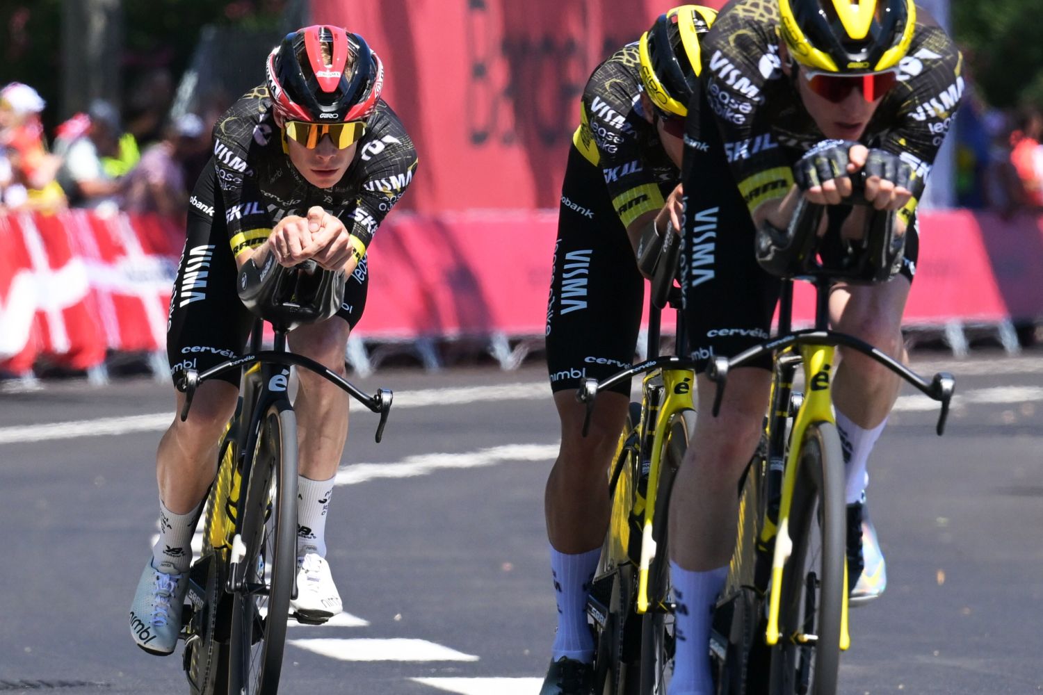 visma conquista la cronosquadre vingegaard indossa la prima maglia gialla del tour da Napolipiu.com visma conquista la cronosquadre vingegaard indossa la prima maglia gialla del tour