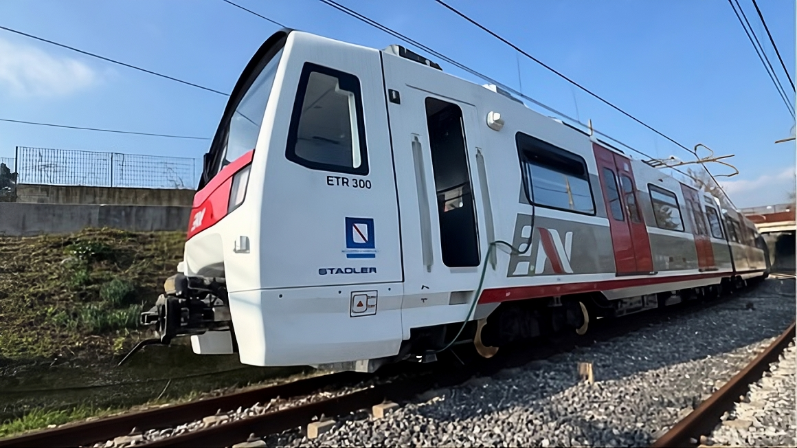 nuovi treni vesuviana 46 mezzi pi249 sicuri comodi e tecnologici in arrivo da Napolipiu.com nuovi treni vesuviana 46 mezzi pi249 sicuri comodi e tecnologici in arrivo