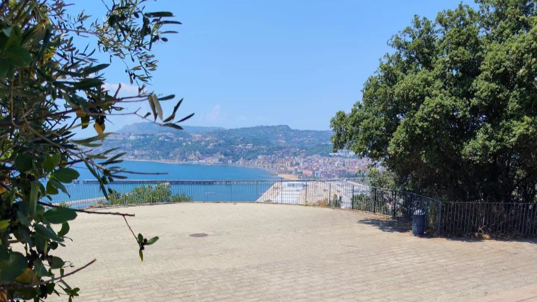 cinema estivo al parco virgiliano film gratis all8217aperto con vista mare a napoli da Napolipiu.com cinema estivo al parco virgiliano film gratis all8217aperto con vista mare a napoli