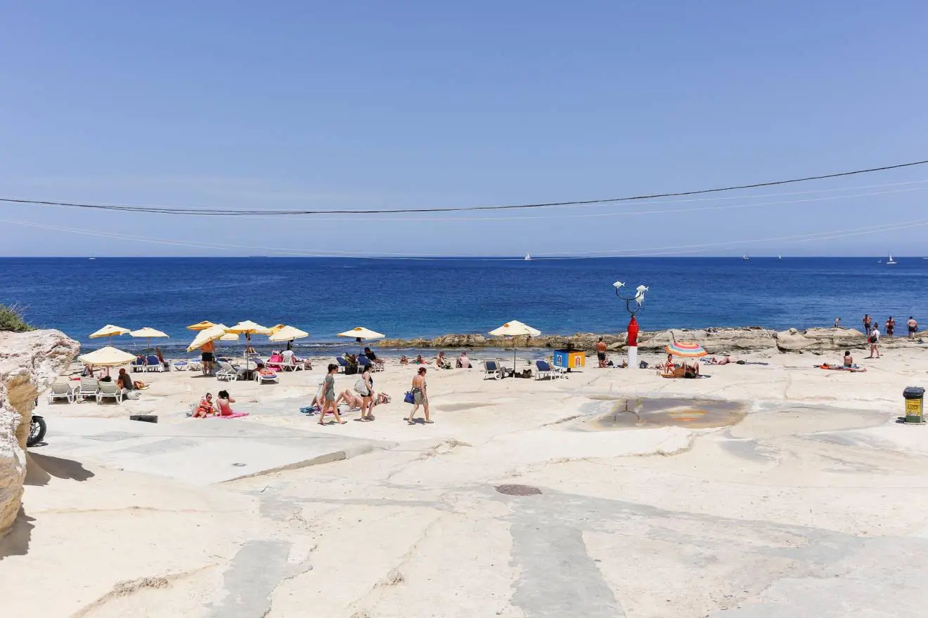 record di caldo a malta luglio tocca i 433 gradi ondata persistente fino a mercoled236 da Napolipiu.com record di caldo a malta luglio tocca i 433 gradi ondata persistente fino a mercoled236