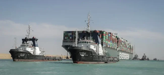 Canale-Suez-container.jpg