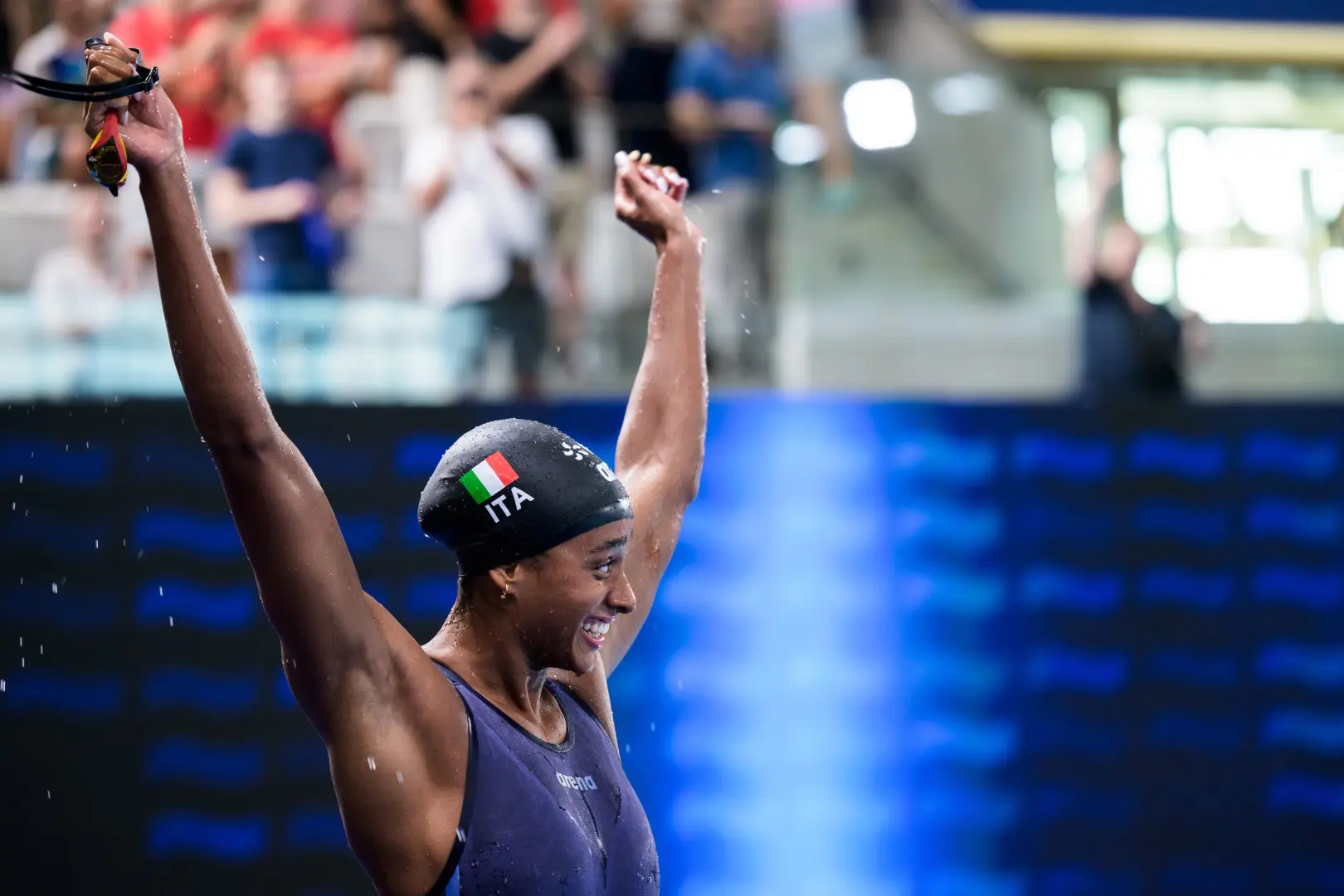 italia da sogno a parigi record del mondo di curtis nei 50 dorso 4x100 donne d8217argento ceccon e pilato di bronzo da Napolipiu.com italia da sogno a parigi record del mondo di curtis nei 50 dorso 4x100 donne d8217argento ceccon e pilato di bronzo