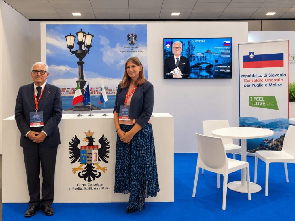 Foto-Console-Slovenia-e-Ministra.jpg