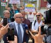 Campi Flegrei, flashmob al Comune di Pozzuoli. Sangiuliano “Chiedere lo stato di emergenza”