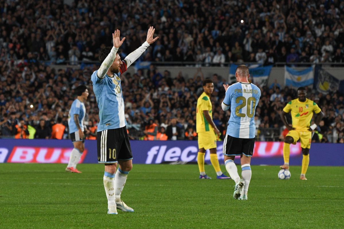 l8217ultima di messi con l8217argentina due assist e un gol ora far242 il tifoso da Napolipiu.com l8217ultima di messi con l8217argentina due assist e un gol ora far242 il tifoso