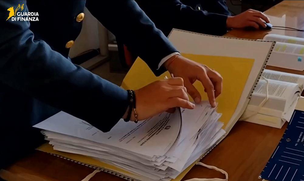 curatrice fallimentare di barletta si appropria di 200 mila euro indagine della gdf di bari 8 misure cautelari da Napolipiu.com curatrice fallimentare di barletta si appropria di 200 mila euro indagine della gdf di bari 8 misure cautelari
