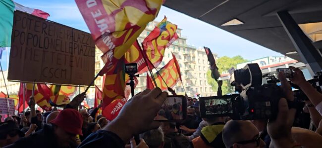 Corteo-Napoli.jpg.jpeg