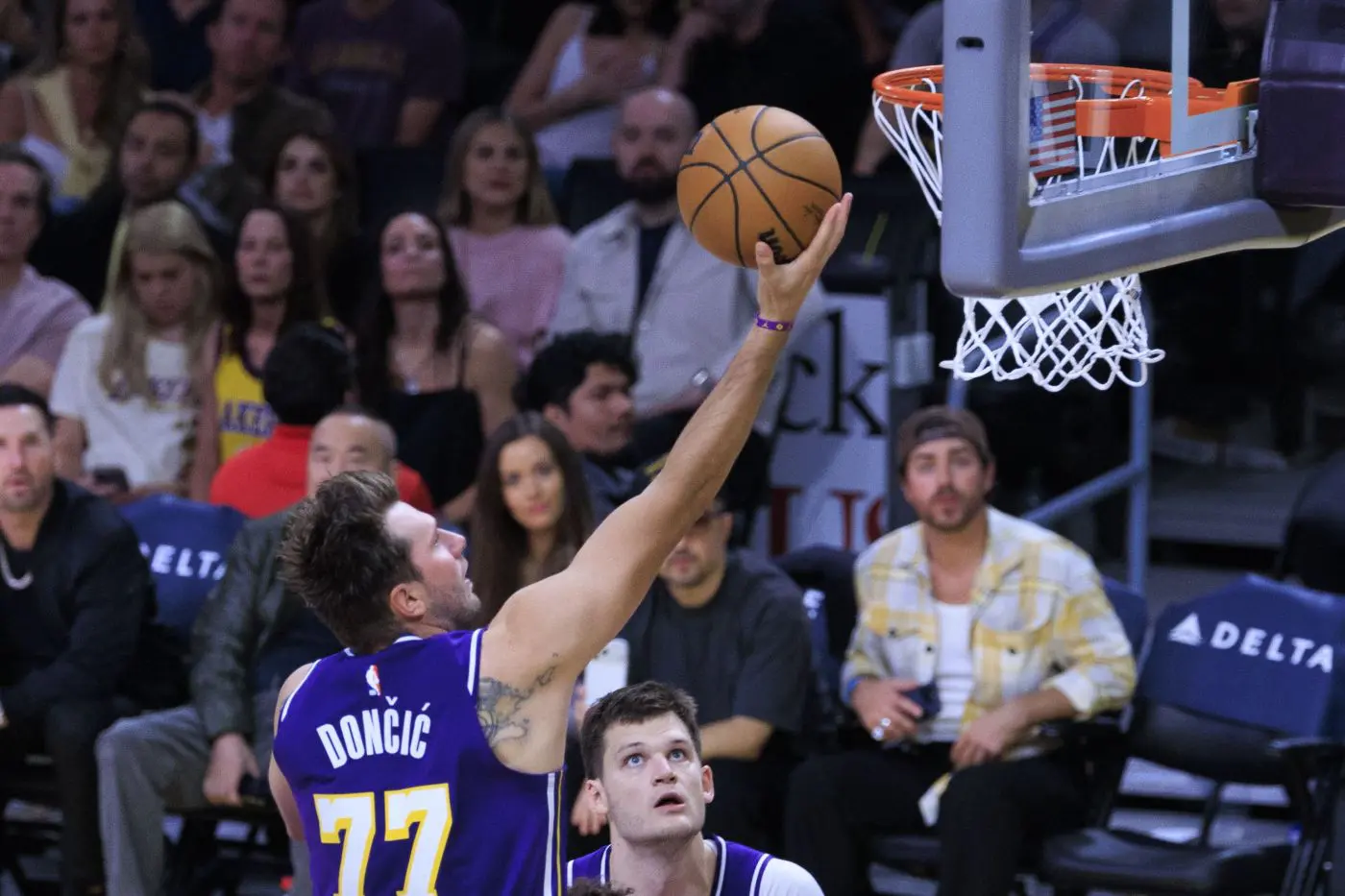 doncic ne fa 52 e trascina i lakers okc vince ma 232 in ansia per jalen williams da Napolipiu.com doncic ne fa 52 e trascina i lakers okc vince ma 232 in ansia per jalen williams