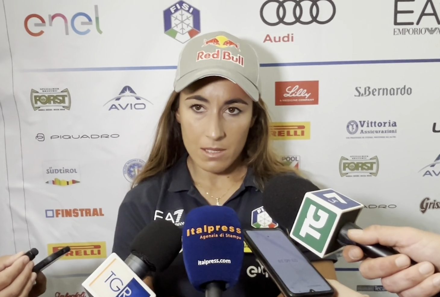 sofia goggia salta l8217opening stagionale a soelden devo tornare a stare bene come persona video da Napolipiu.com sofia goggia salta l8217opening stagionale a soelden devo tornare a stare bene come persona video