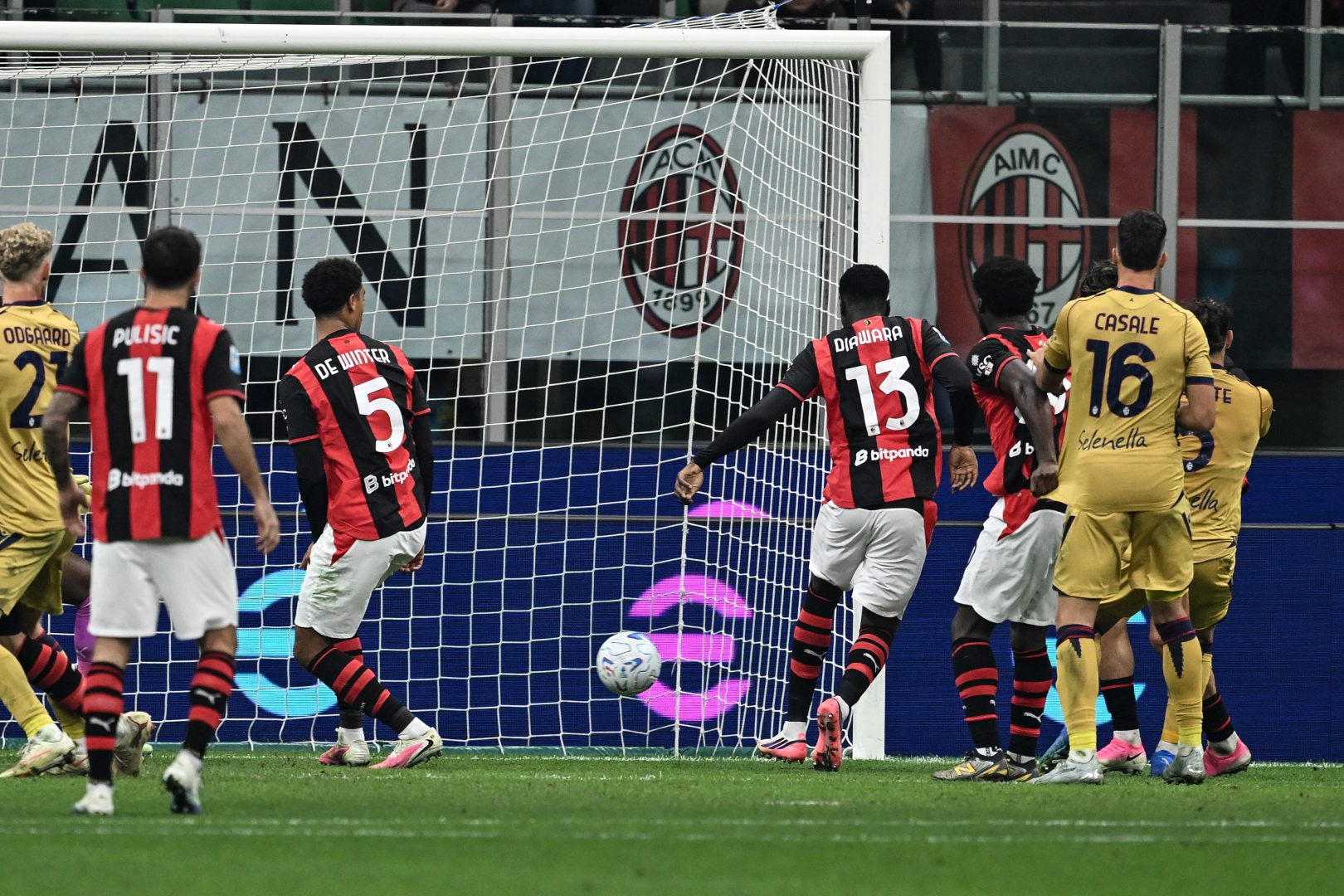 il bologna espugna san siro milan al tappeto 4 2 tripletta di mbangula da Napolipiu.com il bologna espugna san siro milan al tappeto 4 2 tripletta di mbangula
