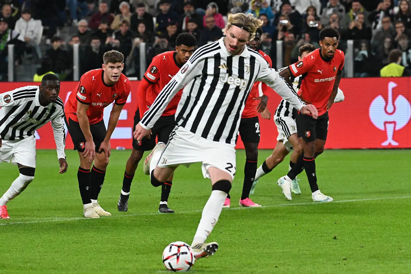 la juventus non va oltre il pari contro il rennes 2 2 con gol di celik e woltemade da Napolipiu.com la juventus non va oltre il pari contro il rennes 2 2 con gol di celik e woltemade