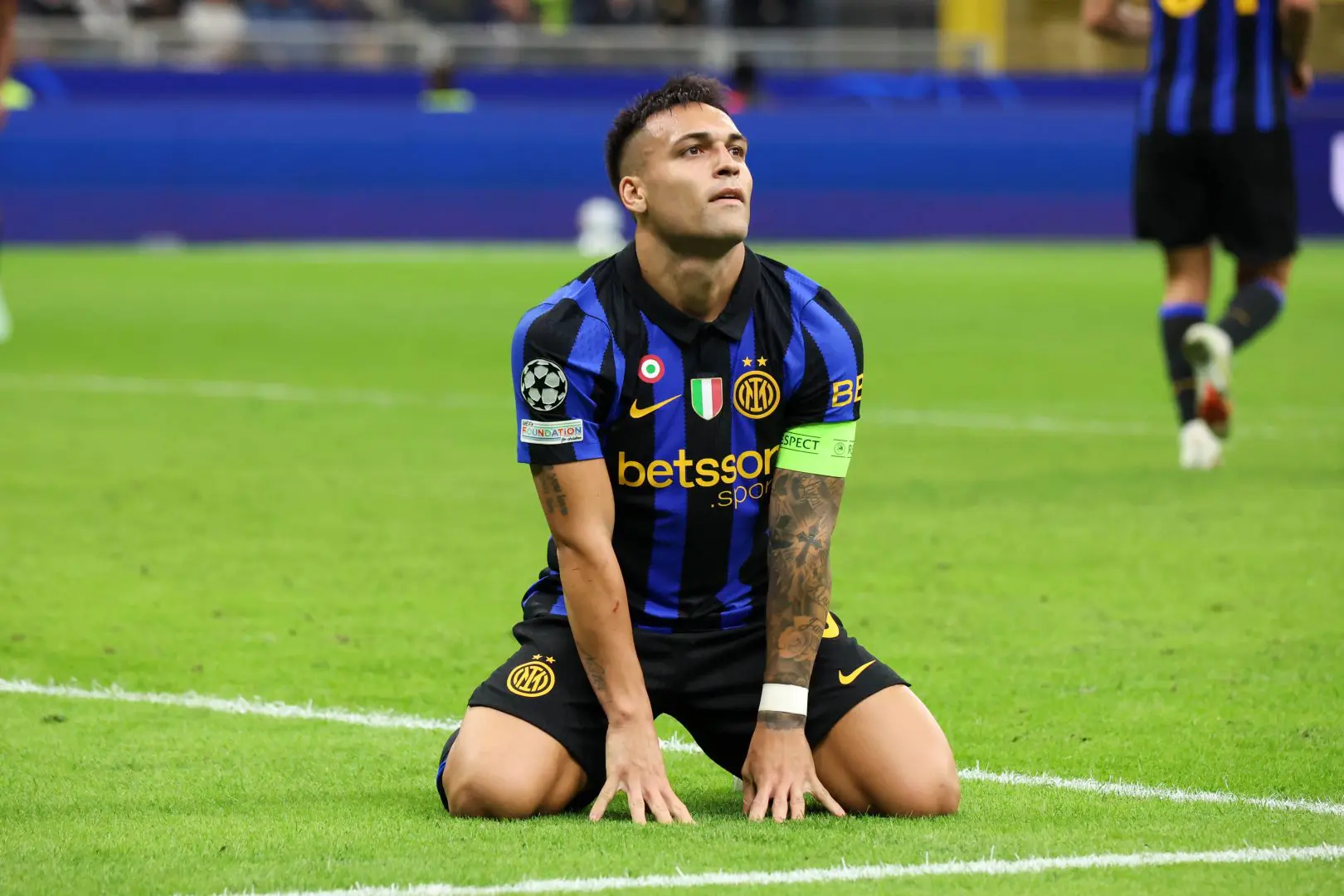 inter risentimento muscolare ai flessori della coscia per lautaro martinez da Napolipiu.com inter risentimento muscolare ai flessori della coscia per lautaro martinez