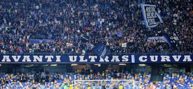 tifosi-napoli-ultras-maradona